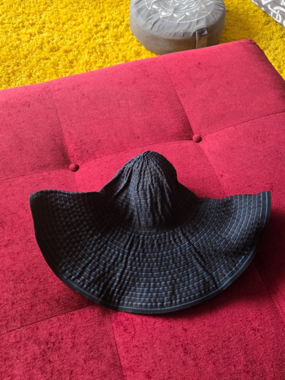 Sun hat - Picture 2 of 2